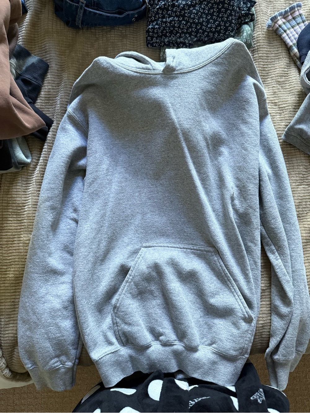Gildan Light Gray Pullover Hoodie Sweatshirt